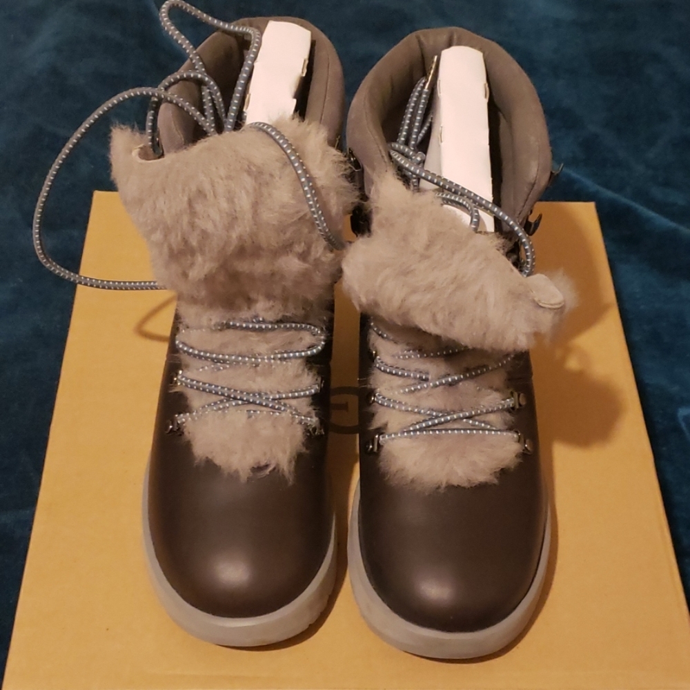 Ugg Viki Waterproof Boots